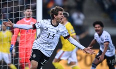 开云体育入口-冰岛主力状态神勇，备战罗马尼亚冲击头名