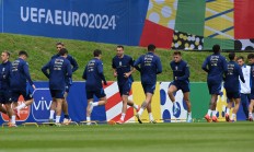 开云体育-欧盃选拔赛场外较量战法绝伦