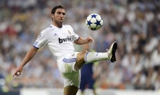 开云体育中国-红色豪门梦碎，绿色传奇崛起，塞恩斯引领阿斯顿马丁完胜红牛二队