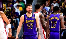 开云体育入口-包含火箭力克凯尔特人，湖人不敌湖人的词条