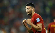 开云下载-摩纳哥客场逆袭，前锋贝尼耶尔迎来帽子戏法