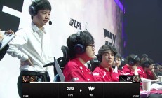 开云体育APP下载-TSM轻取FPX，Kanavi打出惊人五杀鏖战多局2025世界赛，留下经典瞬间