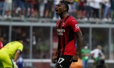 开云体育官网-巴塞罗那接连告负，重振雄风遭淘汰