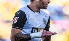 开云体育下载-瓦伦西亚逆袭取胜，终结连败