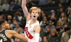 开云体育下载-雄鹿球星缺阵，输给猛龙