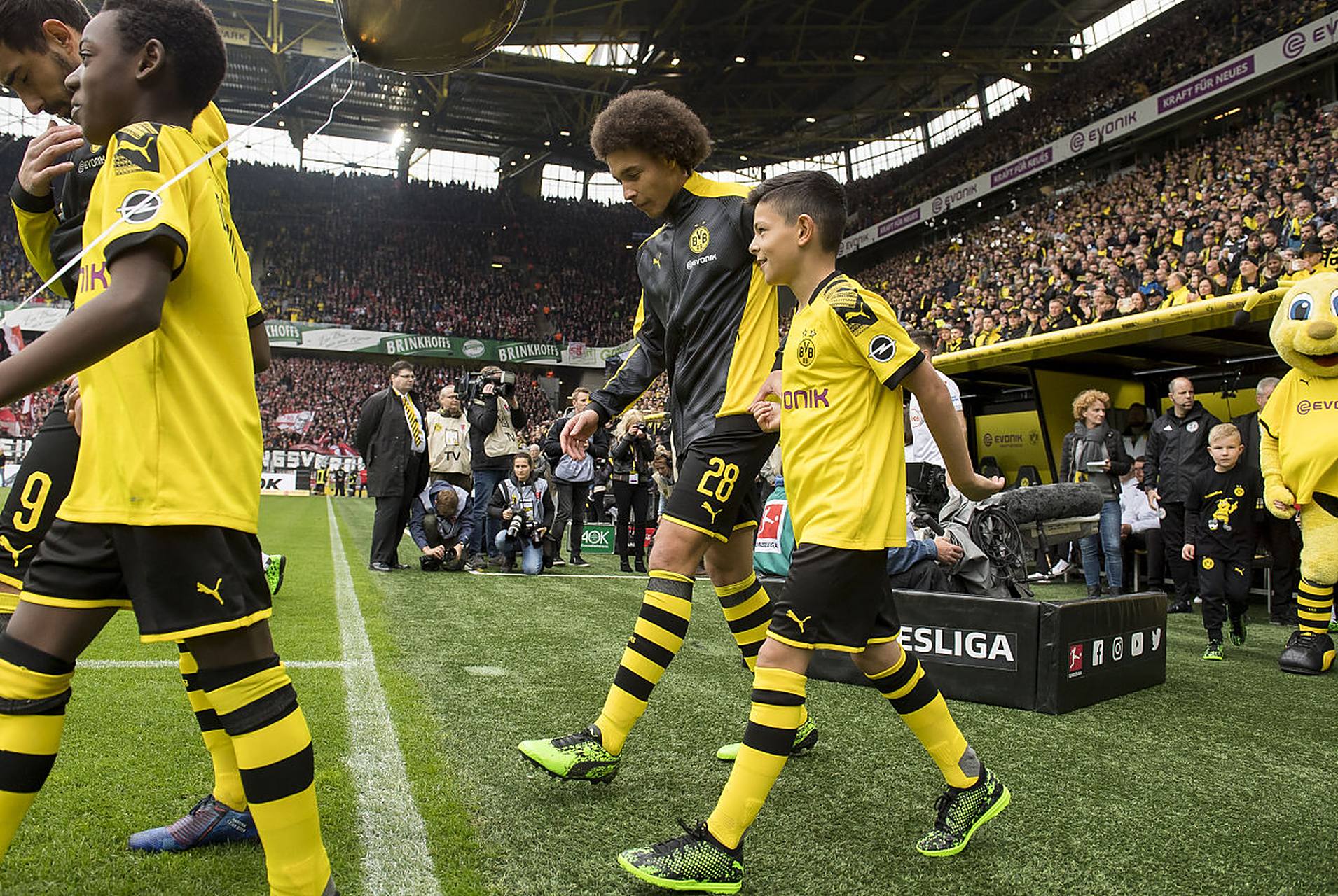 沃尔夫斯堡后防防线整备,迫切需要稳定的简单介绍 沃尔夫斯堡后防防线整备,迫切需要稳定的简单介绍