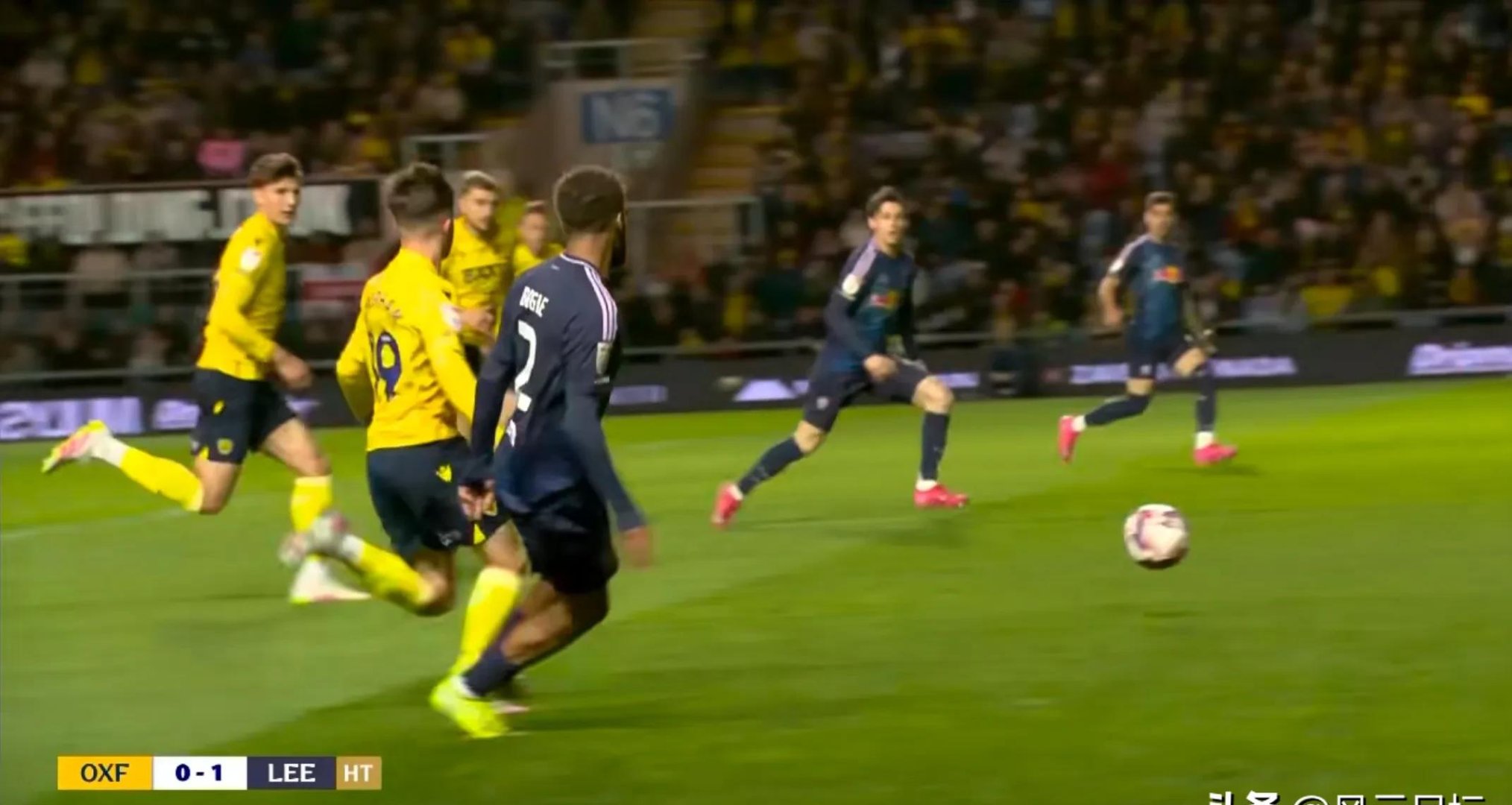 包含蒙彼利埃主场击败马赛，取得关键胜利的词条