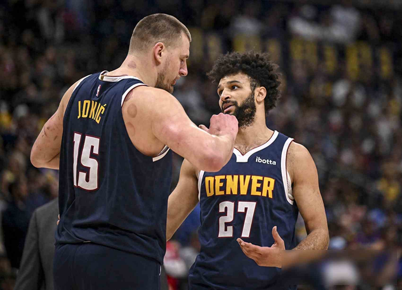 掘金主场击败人,约基奇两双表现 掘金主场击败人,约基奇两双表现