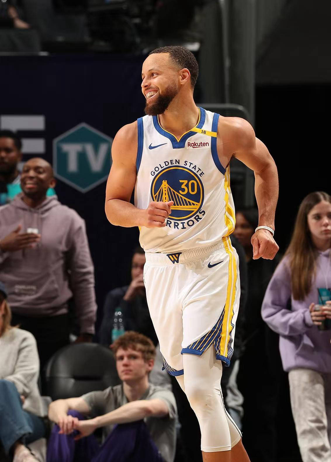 勇士继续豪取胜利,库里状态回归! 勇士继续豪取胜利,库里状态回归!