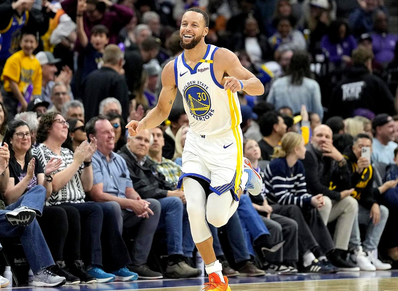 勇士继续豪取胜利,库里状态回归! 勇士继续豪取胜利,库里状态回归!