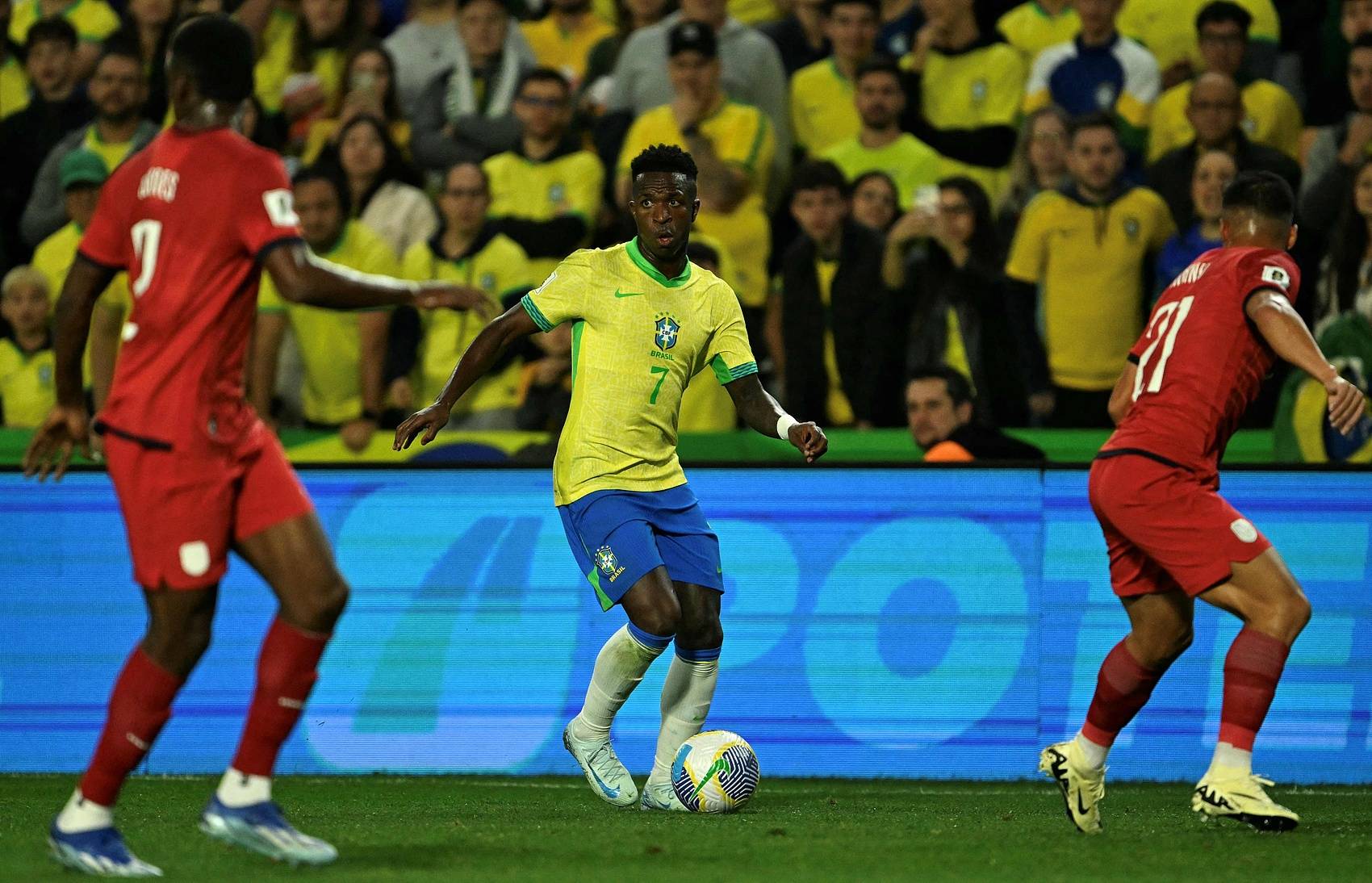 瓦伦西亚逆袭取胜,终结连败 瓦伦西亚逆袭取胜,终结连败