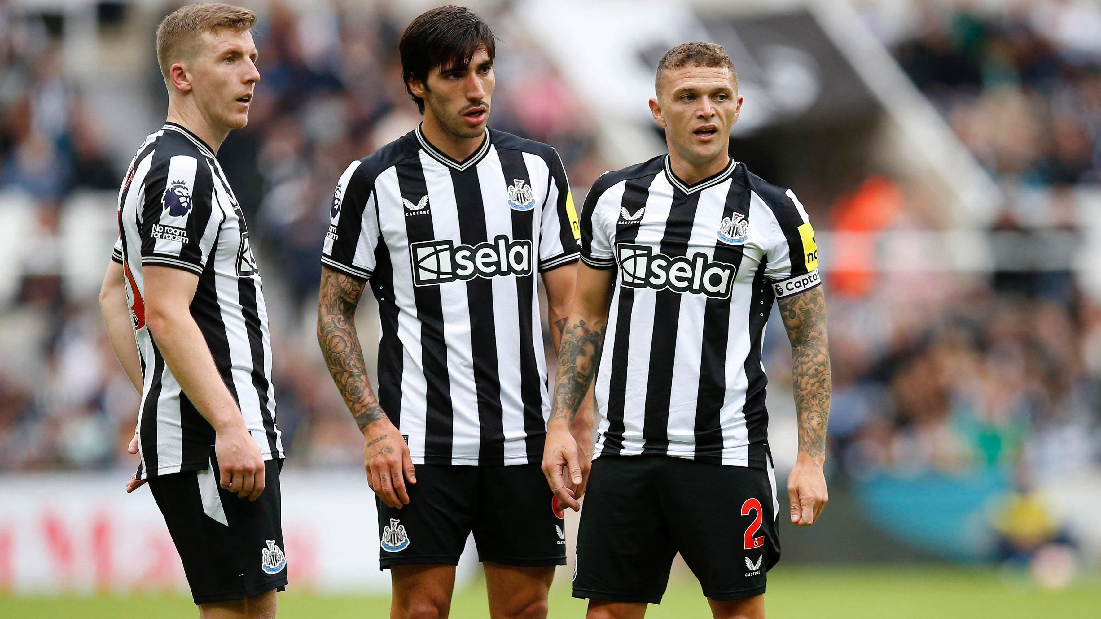 纽卡斯尔后卫抢断数列榜首,表现出色 纽卡斯尔后卫抢断数列榜首,表现出色