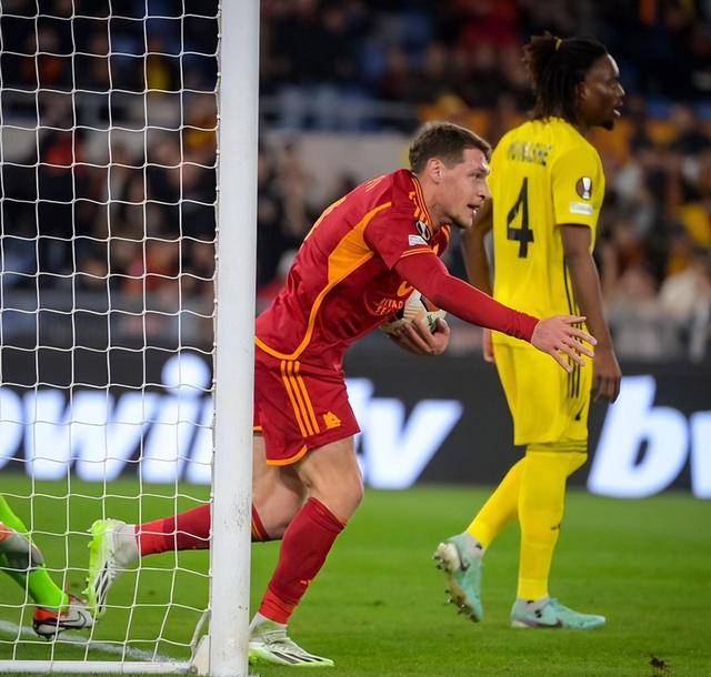 球员实力在场上完全释放出来,对手几乎束手无策! 球员实力在场上完全释放出来,对手几乎束手无策!