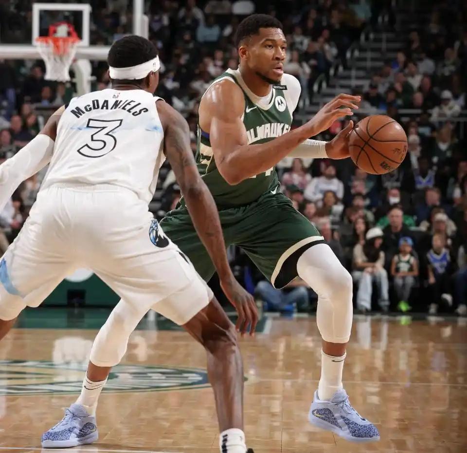 雄鹿命中率上升,强势暴扣逼近巅峰的简单介绍 雄鹿命中率上升,强势暴扣逼近巅峰的简单介绍