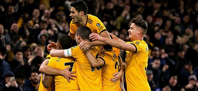 狼队队员风采依旧,英超积分榜名列前茅 狼队队员风采依旧,英超积分榜名列前茅