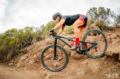 智利自行车选手速度惊人,夺冠成功 智利自行车选手速度惊人,夺冠成功