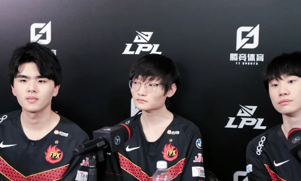 NS碾压DK,Crisp关键团战开团秒人激烈交锋2025世界赛,留下经典瞬间的简单介绍 NS碾压DK,Crisp关键团战开团秒人激烈交锋2025世界赛,留下经典瞬间的简单介绍