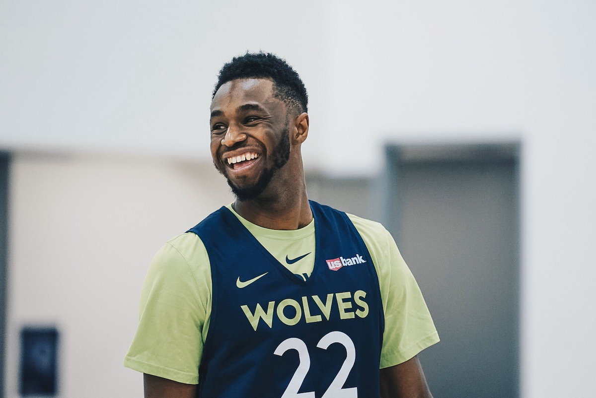 森林狼重建计划走上正轨,球队年轻新星逐渐成长 森林狼重建计划走上正轨,球队年轻新星逐渐成长