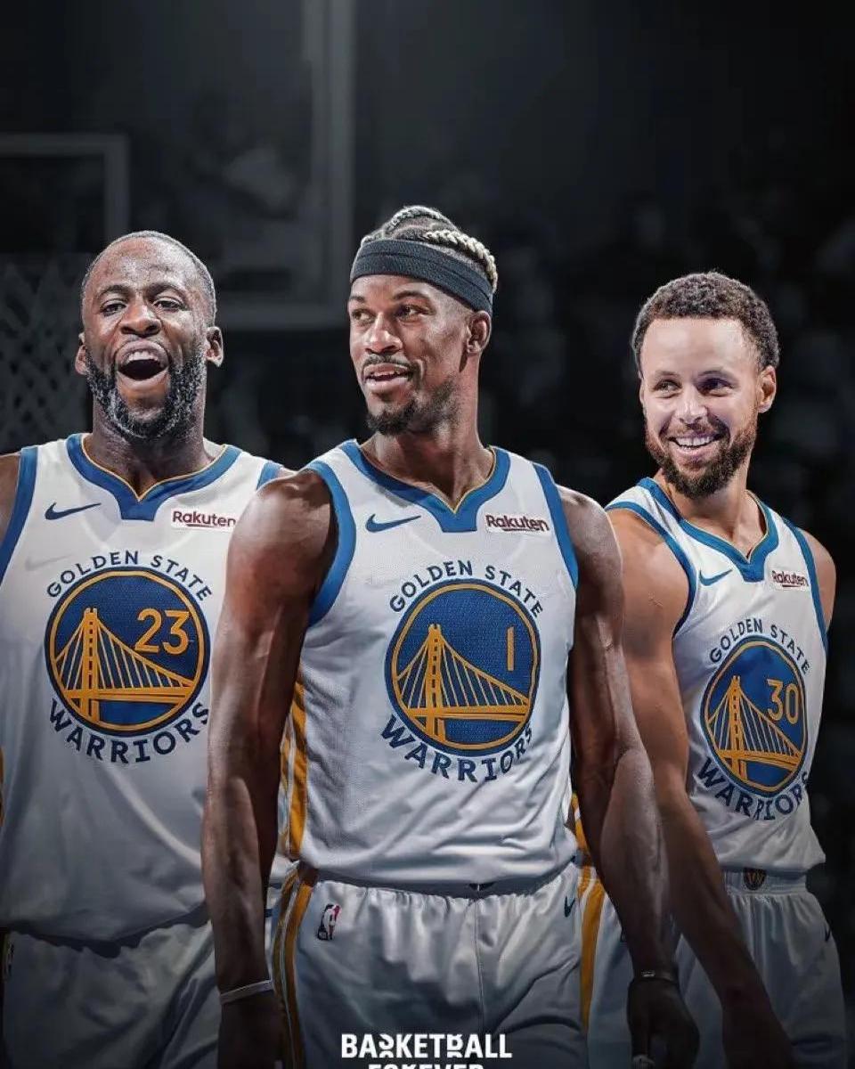 勇士队再度力挫湖人队,晋级总决赛 勇士队再度力挫湖人队,晋级总决赛