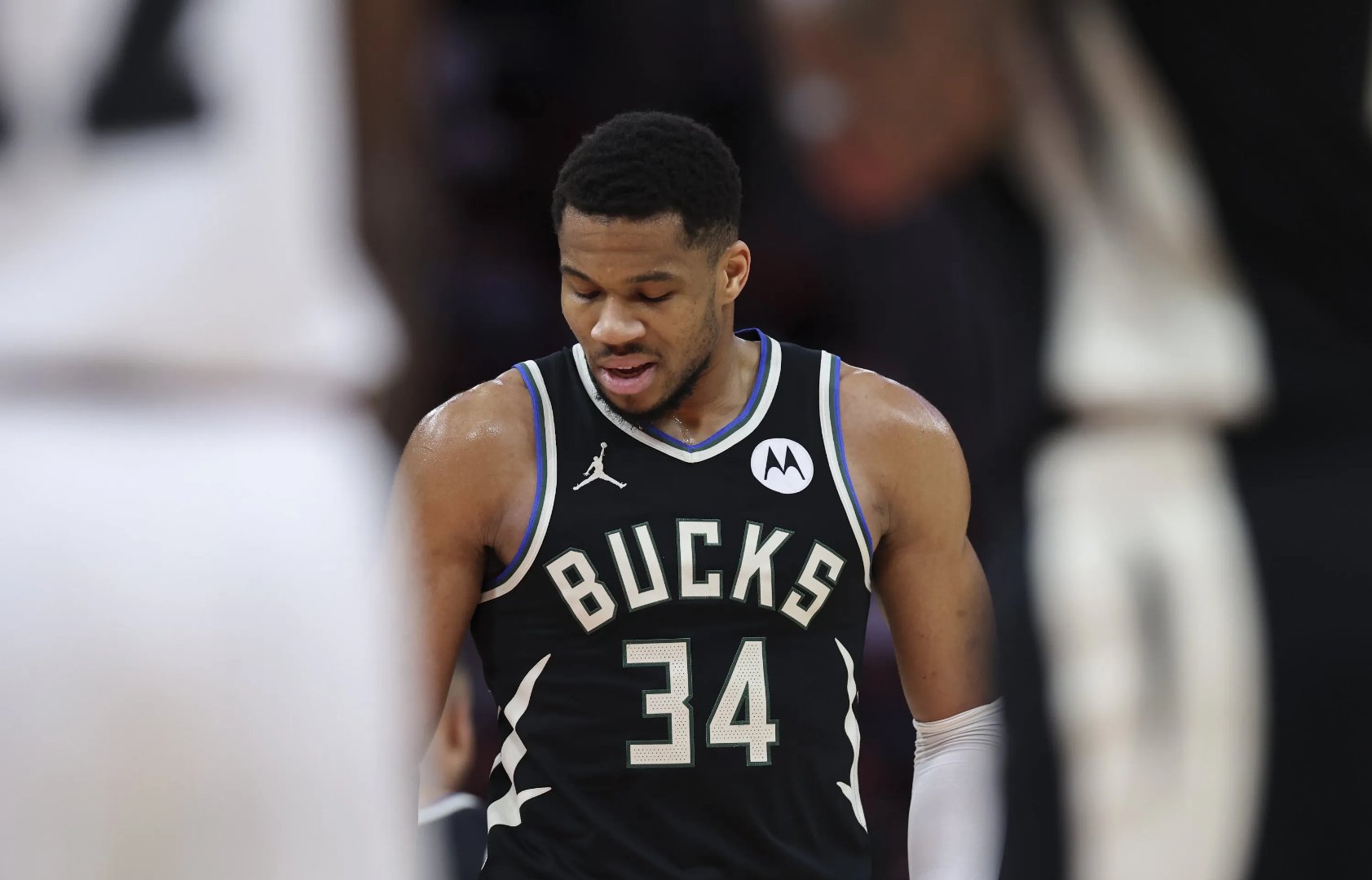 东部决赛猛龙逆转雄鹿,欲挑战勇士 东部决赛猛龙逆转雄鹿,欲挑战勇士