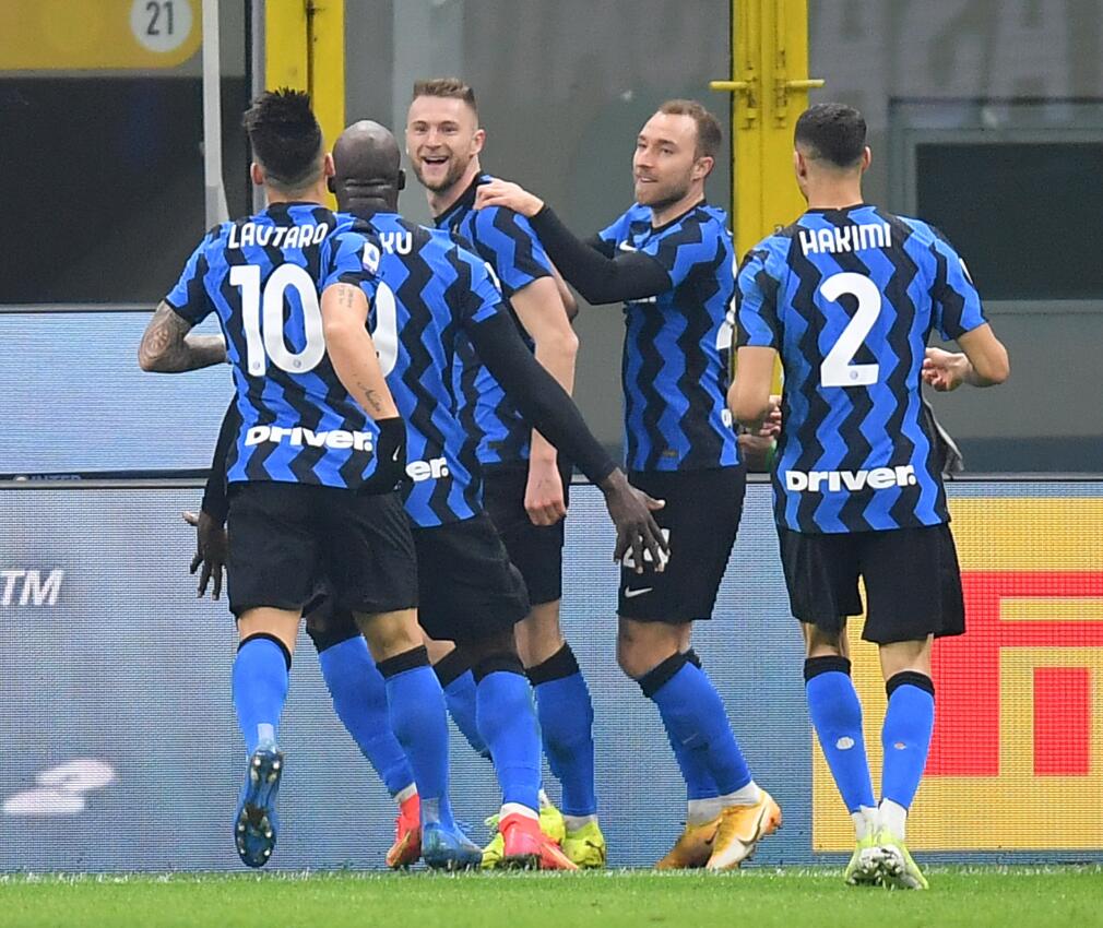 包含亚特兰大斩获三分,进入争冠行列的词条 包含亚特兰大斩获三分,进入争冠行列的词条