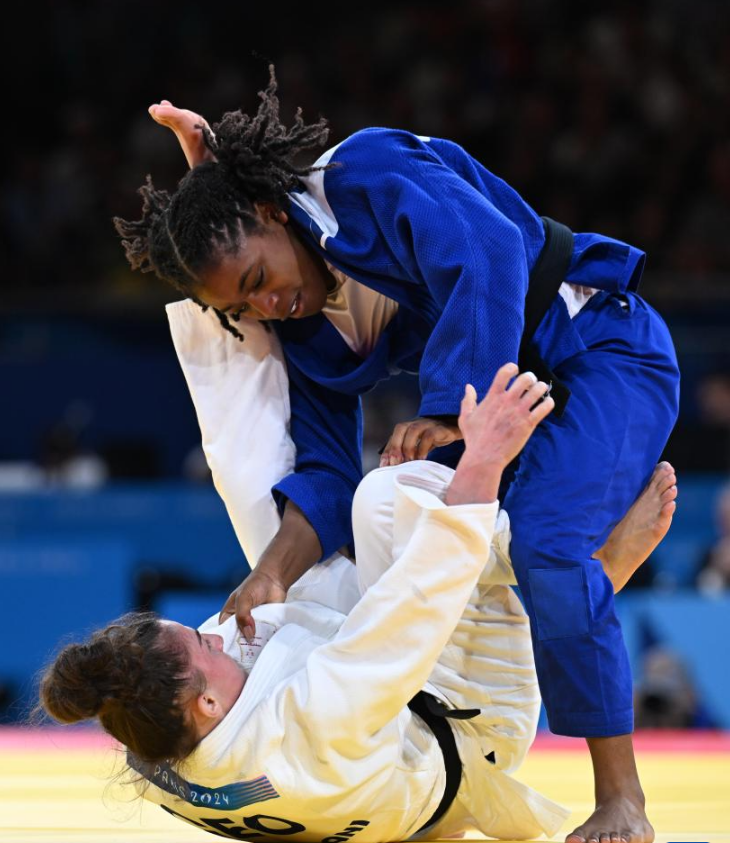 精湛技艺!欧洲赛事选手手法娴熟 精湛技艺!欧洲赛事选手手法娴熟