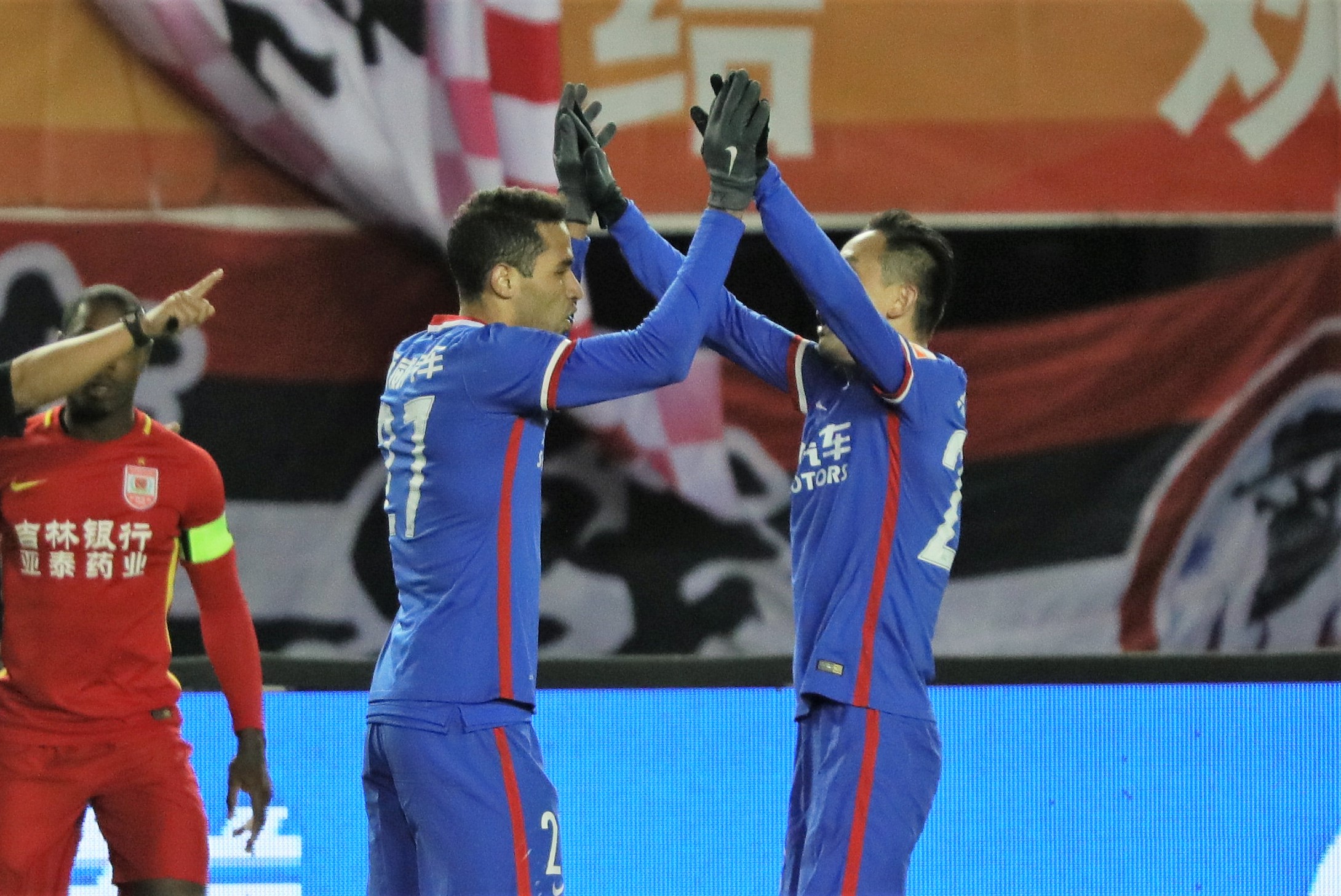 重庆斯威客场失利,降级危机严重! 重庆斯威客场失利,降级危机严重!