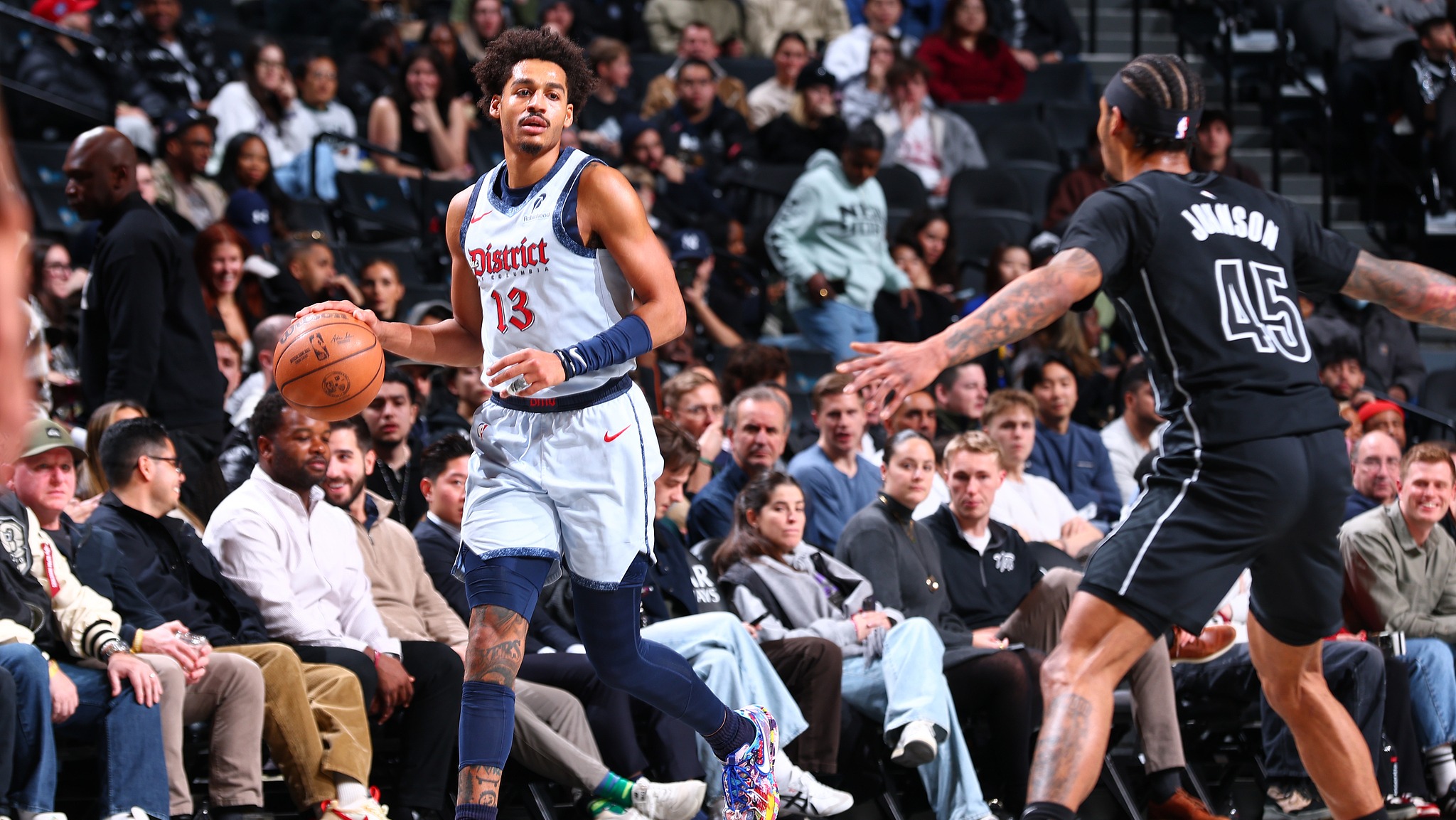 篮网队球员个人能力出色,联手取胜对手 篮网队球员个人能力出色,联手取胜对手