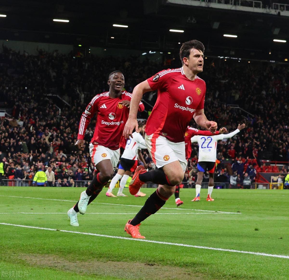 曼联连战连败,欧冠虚惊一场 曼联连战连败,欧冠虚惊一场