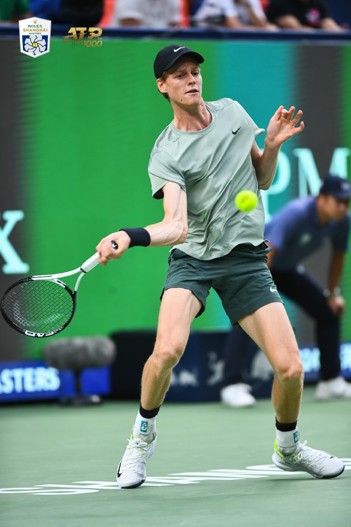 戴维斯杯轻取联合杯，辛纳关键制胜的简单介绍